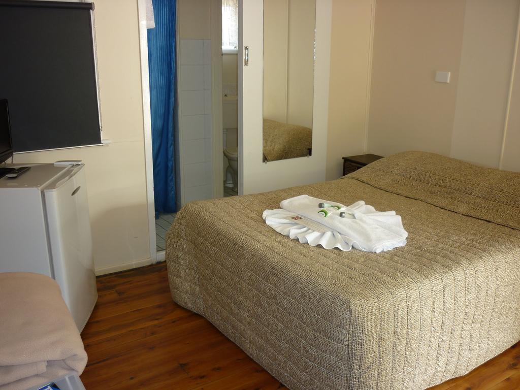 Roma Aussie Tourist Park Motel Exterior photo