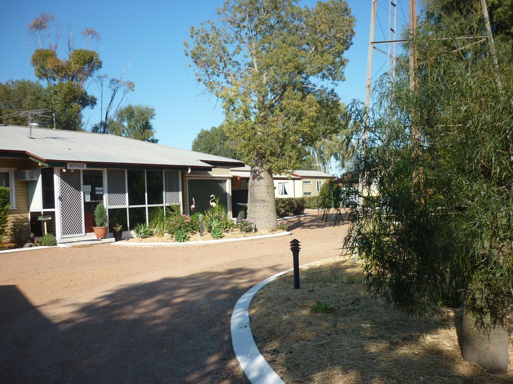 Roma Aussie Tourist Park Motel Exterior photo